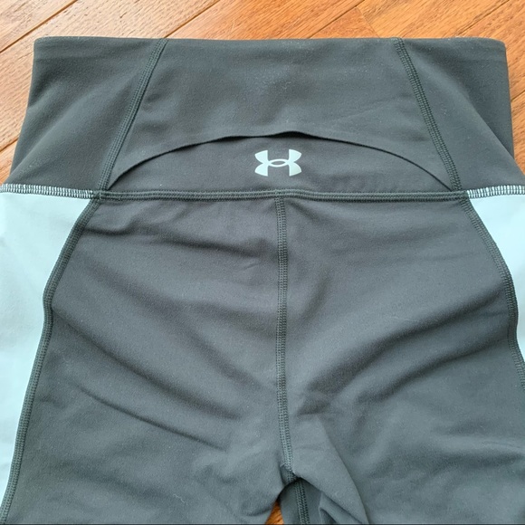 UA Heat Gear Hi-rise Fitted Workout Leggings - Picture 6 of 10